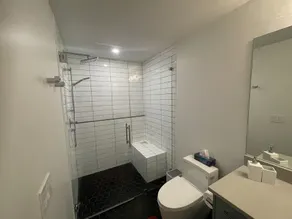 Salt water heated pool,  Okanagan lake view 2-3 bd 2-3  bath , 4-6 people. - Image 5