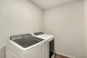 Modern Farmhouse Townhome - Great Central Location - Image 2