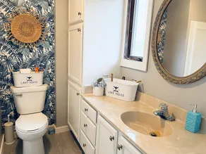 Spacious Lake home. Great for family/friends  getaway.  sleeps 10 - Image 3