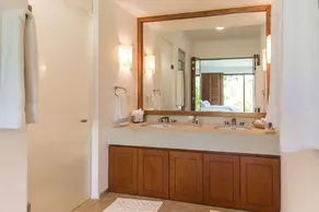 Special Rates inside the gates with Golf and golf cart. Full daily housekeeping - Image 2