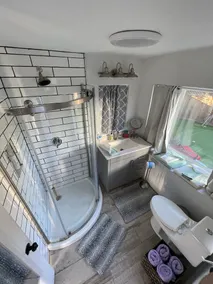 Zenful Avo-Cottage w/hot tub — 5 min from the beach & hiking! - Image 2