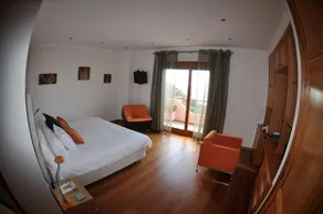 Rummelig villa, 180 * havudsigt, stor opvarmet pool, private gårdhave, have - Image 3