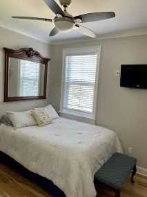 Clean, comfortable & quiet Guest house in a terrific location in the Old Village - Image 5