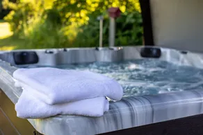 Perfect for fall! Hot tub, sauna, arcade, 18 acres - Image 5