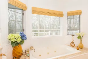Enjoy Hamptons! Luxury 4 Bdrm 3.5 bath; heated Pool, Putting Green, great yard. - Image 4