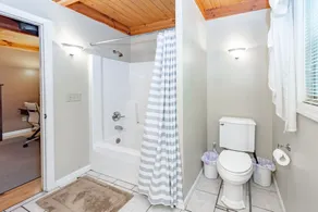 Cozy Dog Friendly Blue Home Near Lake w/ Huge Yard - Image 3