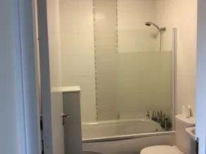 Spazioso, luminoso e confortevole appartamento con 2 camere da letto situato a soli 10 minuti a piedi dalle splendide spiagge ea pochi passi dalla città incontaminata di Malahide. - Image 2