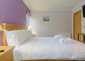 3 bedroom accommodation in Newton Saint Loe, Nr Bath - Image 5