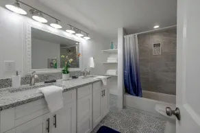 Seminole Heights Beauty - Image 4