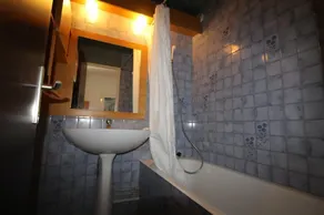 Ski-in/ski-out & foot of the slopes, Ground floor, view ski slopes, balcony, tv, 55m² - Image 4