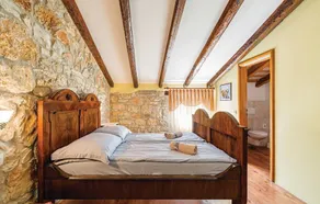 Stunning Home In Bale - Image 5