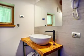 Apartment 'Whisper of the Stream' with Mountain View, Shared Garden and Wi-Fi - Image 4