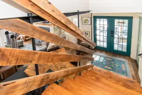 Serene Creekside Escape: Your perfect Hideout Year-Round - Image 4