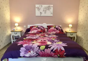 Vacation rental for 2 to 8 people with a large private pool - Image 4
