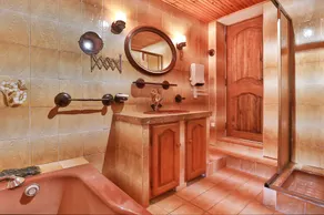 Provencal villa located in serene setting with panoramic views, sleeps 12 - Image 2
