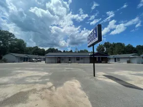 Plaza Motel - Image 4