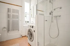 Weinegg 4.5 Room w/ Storage & W/D, 2 mins to Mkt - Image 2