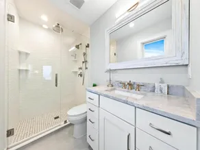 New Oceanfront in Peahala Park . Sleeps 11 . - Image 3