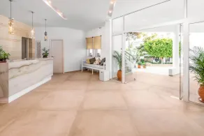Elvita beach hotel - Image 2