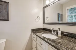 Beautiful Home Close To Everything - Image 4