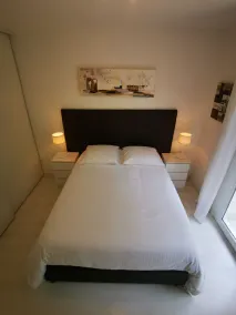 ARCACHON Spacious apartment with terrace / balconies & private covered parking - Image 4