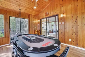 Belle maison, bain à remous, foyer au bois, salle de jeux, lac, près de Camelbeach! - Image 4