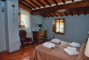 Apartment 'Holiday Home In Tuscany' with Mountain View, Private Terrace and Wi-Fi - Image 4