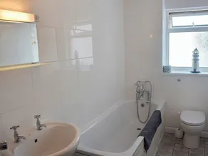 3 bedroom accommodation in Embleton - Image 2