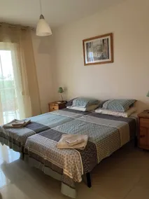 Large Two Floor Apartment, 3 minutes Stroll from the Famous \"Pine Walk\" - Image 4