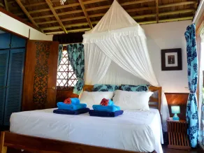 Premium Suite, lagoon view, 2 bedrooms, kitchen, bathroom - Image 2