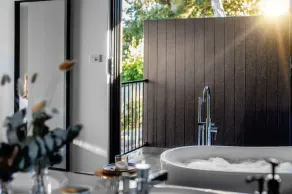 Deviot Boat House - romantic, absolute waterfront - Image 3