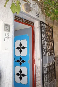 Calm hostel with ocean view - Image 5