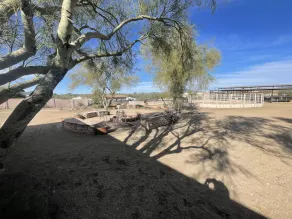 Ranch house with horse stalls - Image 4