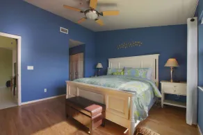 BEAUTIFUL RESORT STYLE CONDO WITH AMAZING LAKE VIEWS!    POOL ACROSS THE STREET! - Image 4