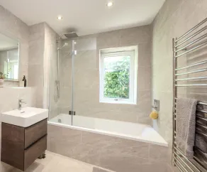 Luxury beachfront maisonette with parking sleeps 6 - Image 2