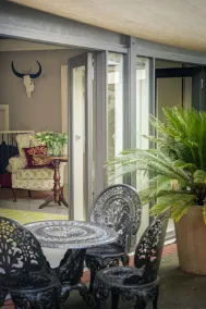 Heritage Listed 1850 Coach House converted into cottage - Image 5