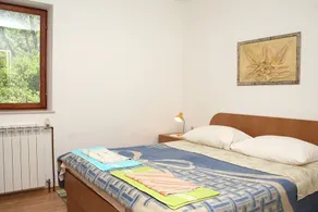 Apartamento de tres habitaciones con una terraza Vrboska, Hvar (A-4634-a) - Image 5