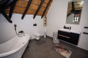 Golden Casa - Image 3