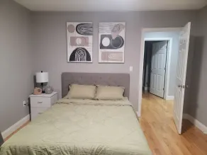 Lovey Spacious 2 Bedroom Apartment 15 min from Airport/Downtown - Image 4