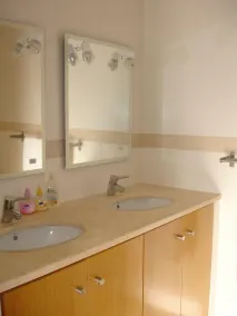 Splendida casa con 5 camere da letto e 4 bagni con grande piscina a pochi passi dalla spiaggia. - Image 2