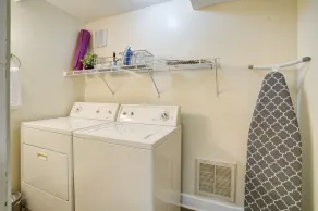 Redesigned Family/Pet Friendly 🐶 Carriage House Minutes walk to Downtown - Image 2