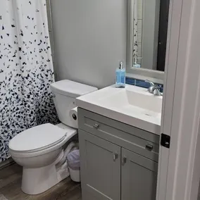 Updated 2bd/2ba. Walk to Village, dog friendly, SHARC passes. - Image 5