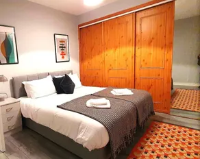 Mackie House: A fully equipped house in a residential area within the costal town of Port Glasgow - Image 3