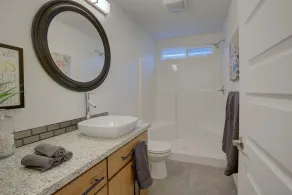 3 Bedroom, 2 Bath, Clean, Bright, Modern Space, in a Quite, Modest Neighborhood - Image 4