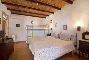Holiday Home 'Casa da Tita - Apartamento Palheiro' with Mountain View, Pool, A/C & Wi-Fi - Image 5