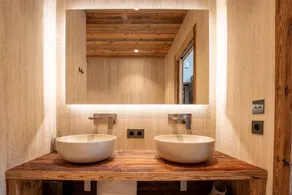 Chalet Yolo with Pool and Spa - Image 3