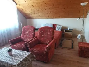 Holiday apartment with large garden - Image 4