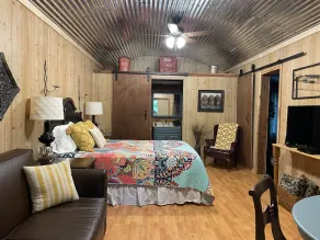 Papa Bears Cozy Cabin at Up The Creek - Image 4