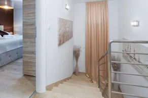 Luksus sommerhus med pool, opskalere faciliteter, 2 terrasser - Image 3