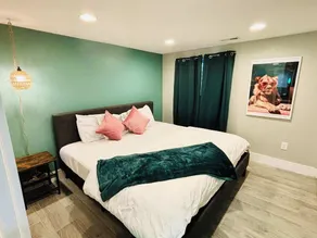 Private Two-Bedroom Lower Unit in Denver - Image 5